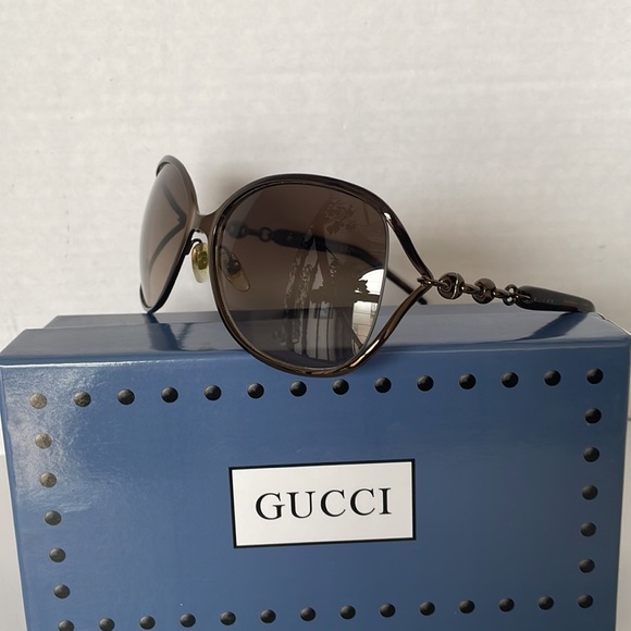 Authentic Gucci Sunglasses. - Picture 13 of 16